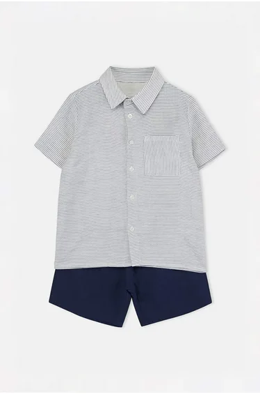 طقم متعدد الألوان