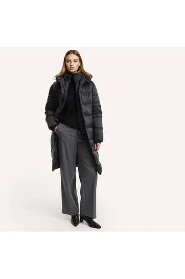 Long Padded Jacket with Fixed Hood and Zip-Up Fastening For Winter Use