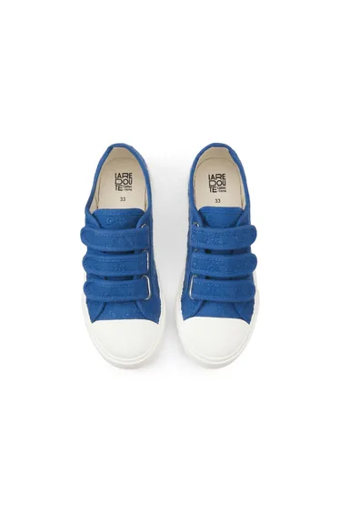 حذاء رياضة كانفاس بتخريم إنجليزي برقبة قصيرة