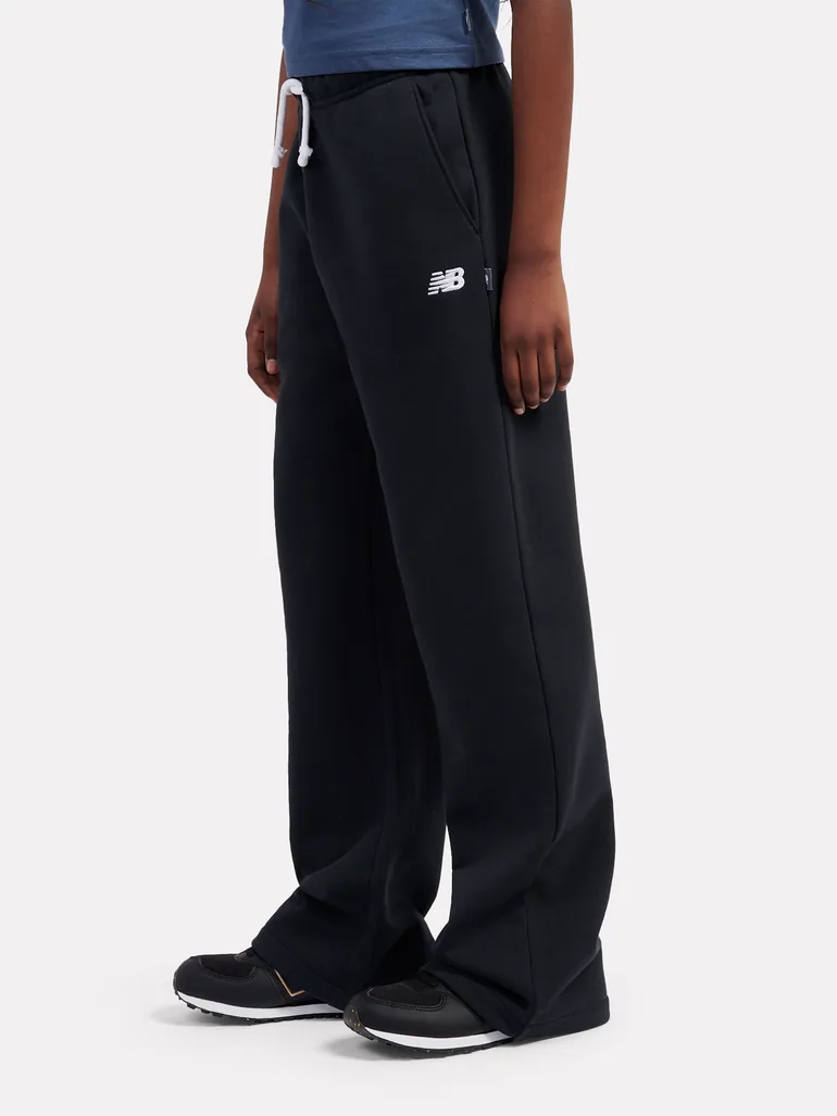 بنطلون رياضي بناتي بأرجل عريضة بطبعة شعار لون أسود - 1