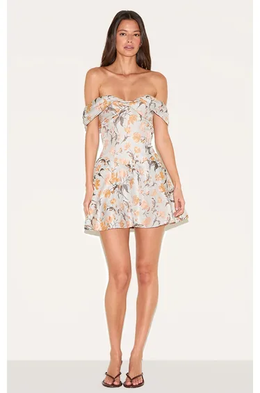 فستان جاكار بأكتاف مكشوفة لون أزرق 