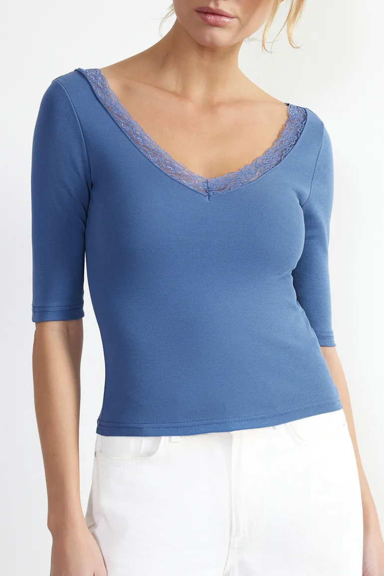 Indigo Lace Detailed V-Neck Fitted Cotton Stretchy Knitted Blouse - 2