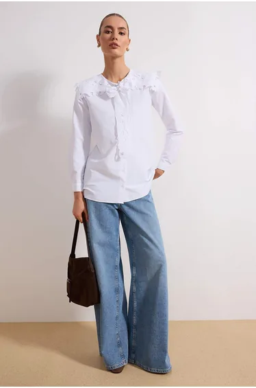 قميص ترينديول موديست أبيض بأكمام طويلة