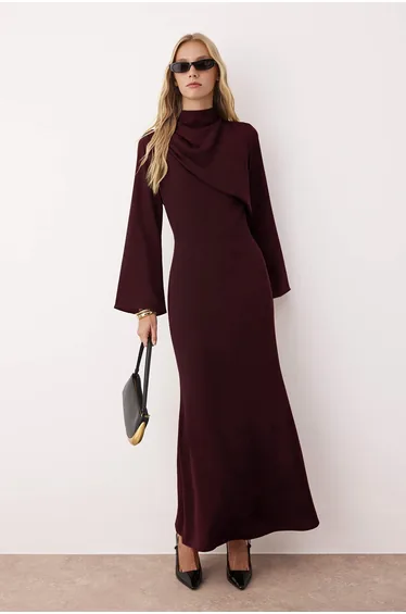 فستان بثنيات - أحمر