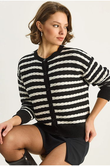 LUCCI Hair Braid Knitwear Cardigan with Button Closure