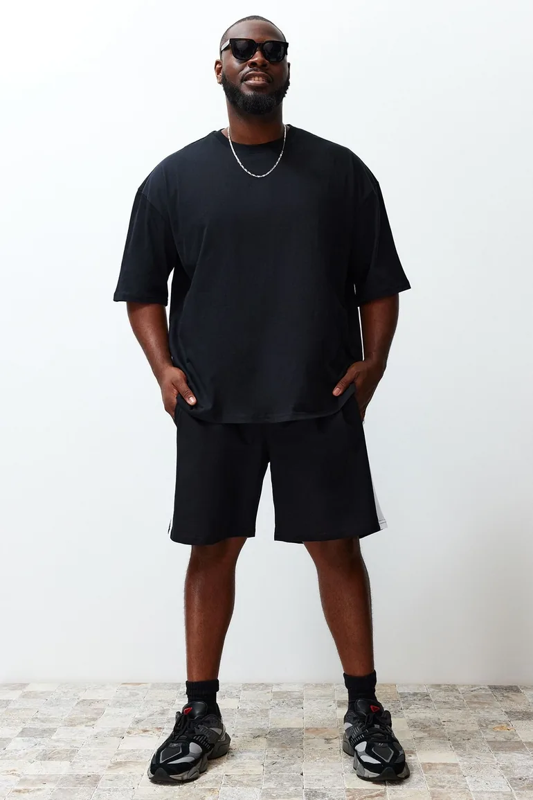 Black Men's Plus Size Regular/Regular Fit Color Block Detailed Shorts. - 1