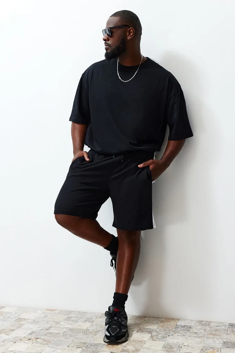 Black Men's Plus Size Regular/Regular Fit Color Block Detailed Shorts. - 2