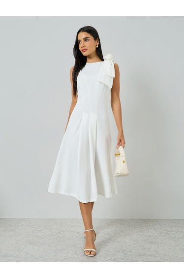 White Sleeveless Midi Dress with Flower Corsage
