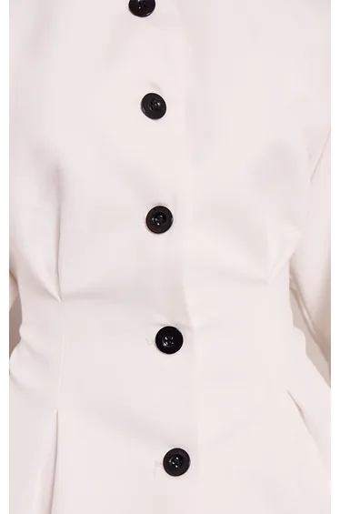 بليزر بأزرار - كريمي