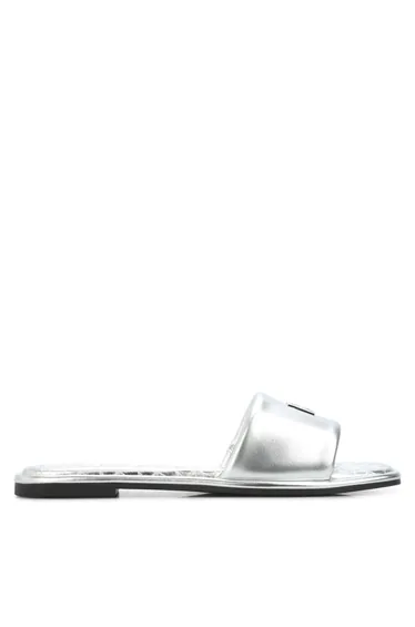 شبشب دكني باللون الفضي