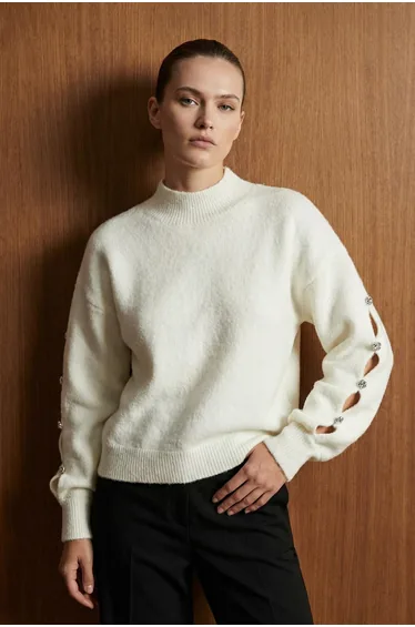 سويتر محبوك بأزرار