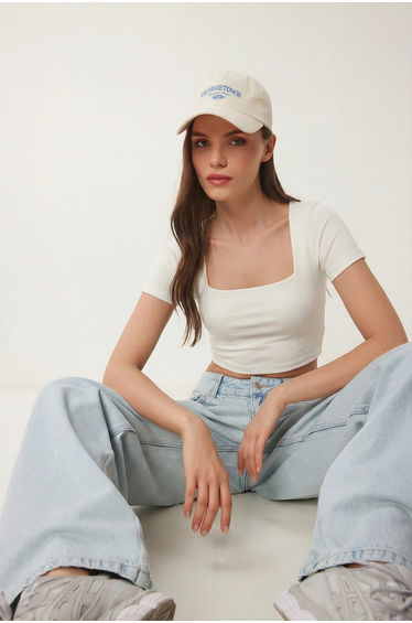 ISTANBUL Slim Fit Square Collar Knit Crop Blouse