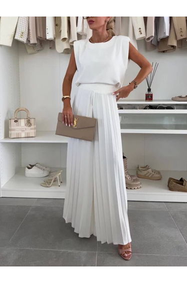 Fashionable Round Neck Padded Shoulder Top