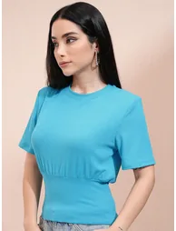 بلوزة مضلعة بياقة دائرية - 3