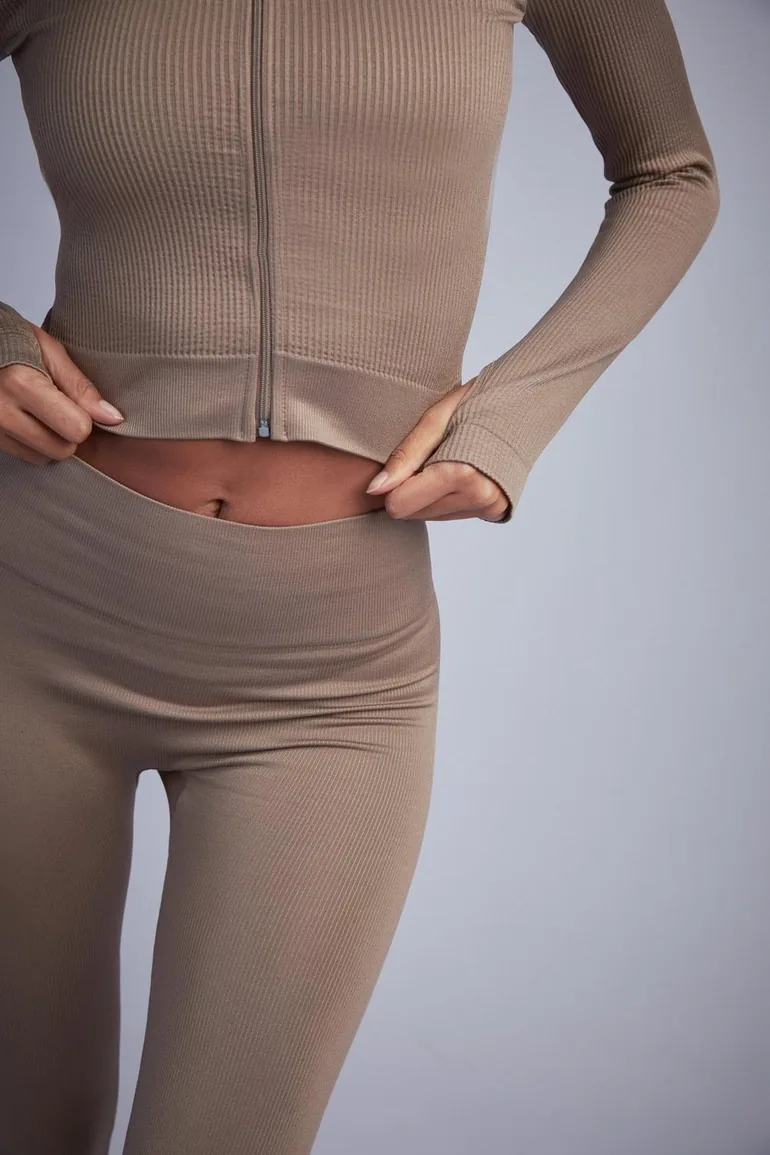 جاكيت مضلع بسحاب لون بني - 3