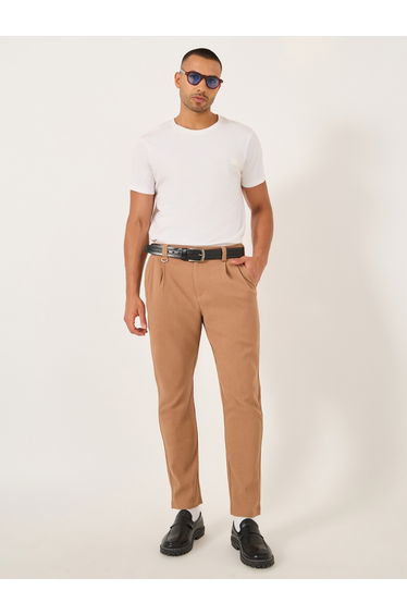 Solid Slant Pocket Pleated Relaxed Fit Pants