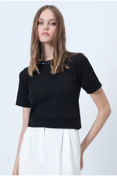 Women's Black Crew Neck Pearls Knitwear Blouse