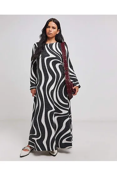 Mono Print Flare Sleeve Cosy Maxi Dress