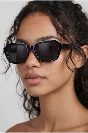 Chunky Framed Square Sunglasses - black