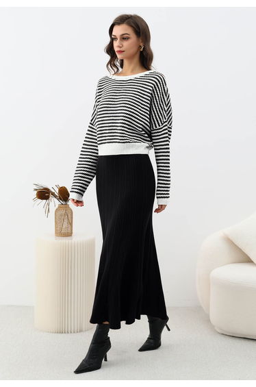 Open Back Bowknot Stripe Crop Knit Sweater in Black