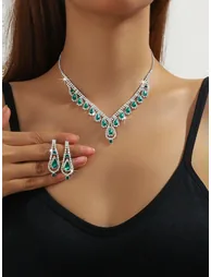 Emerald Green Crystal Necklace and Earrings Set