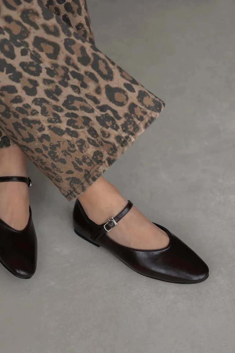 Leroy Women's Crinkled Leather Flats