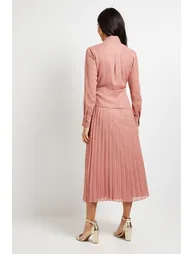 فستان قميص بكسرات بربطة ياقة - 2