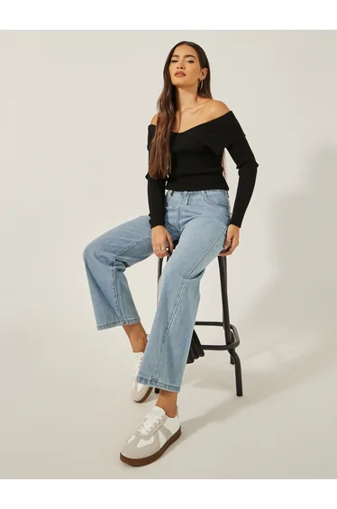 High Rise Plain Straight Fit Jeans