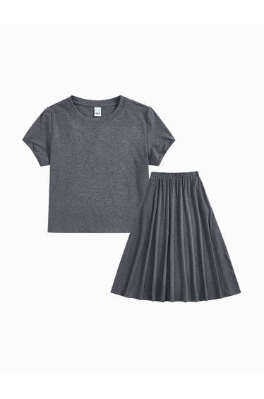 Women's Two-Piece Suit Set - Short Sleeve T-Shirt & Flowy Skirt