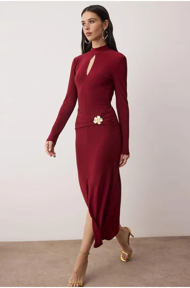 Burgundy accessory detailed knitted maxi lined dress