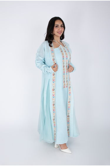 Elegant 2 piece outfit with colorful embroidery