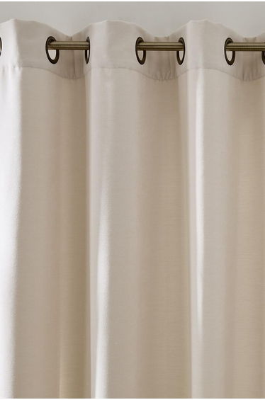 Calda Curtain in Velvet Look Chenille with Eyelets