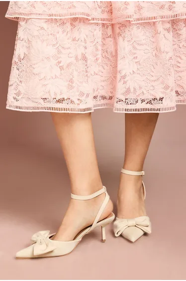 حذاء كعب عالي كوست فاشن باللون الكريمي