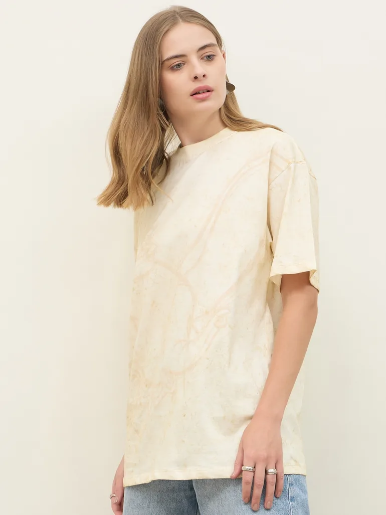 تيشيرت بتصميم واسع بطبعة غرافيك - 2