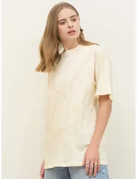 تيشيرت بتصميم واسع بطبعة غرافيك - 2