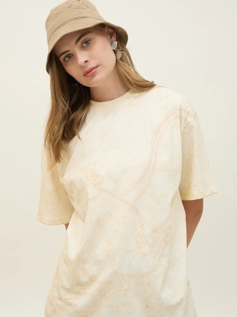 تيشيرت بتصميم واسع بطبعة غرافيك - 3