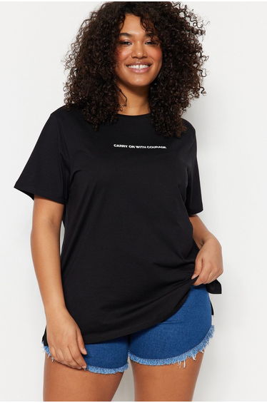Plus Size T-Shirt - Black - Relaxed fit