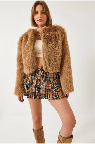 LUCCI Boxy Crop Faux Fur Coat with Crew Neck