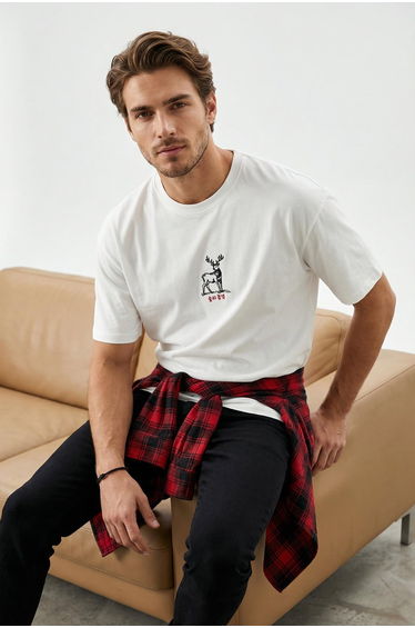 Ekru Oversize/Wide Cut Far East and Deer Embroidered 100% T-Shirt