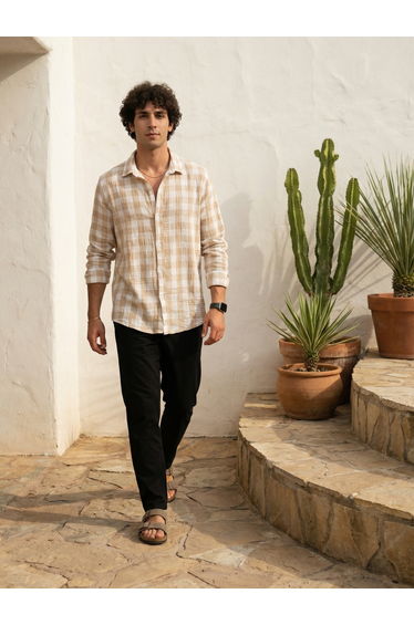 Men Relaxed Checked Casual Shirt