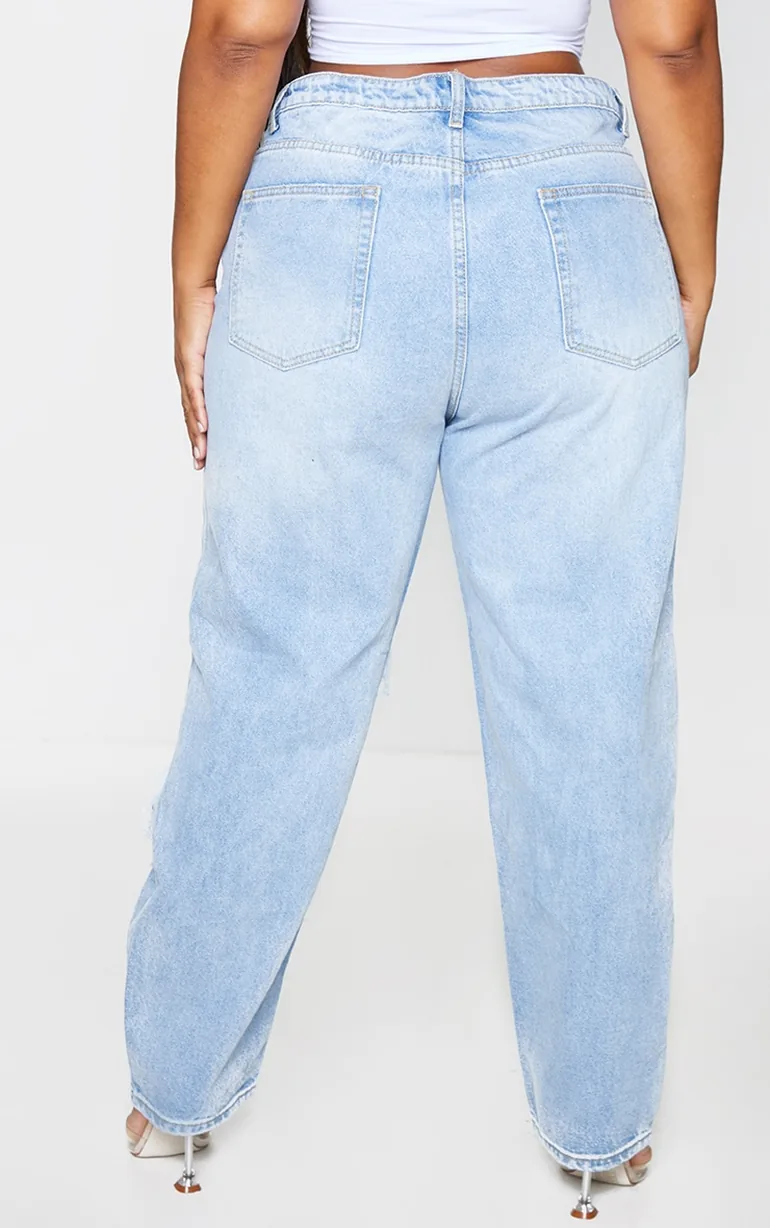 PRETTYLITTLETHING Plus Light Wash Ripped Mom Jeans - 2