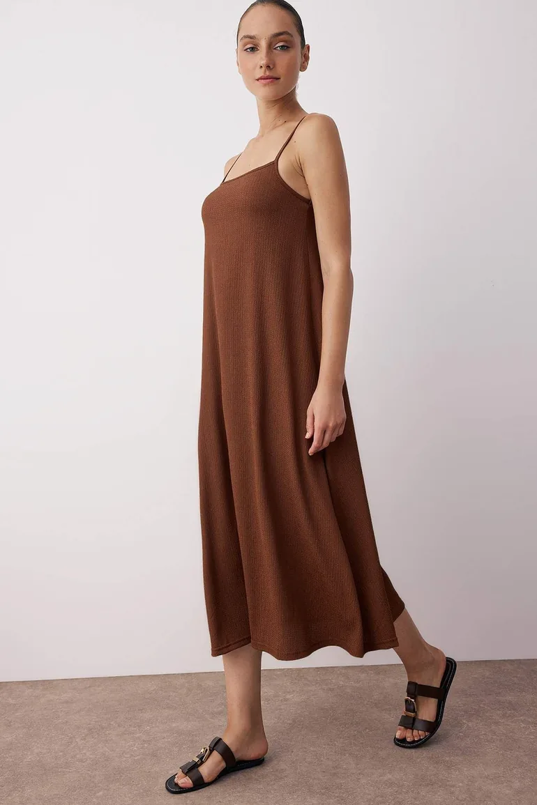 Brown Plain Adjustable Strap A-Line Crepe/Textured Knit Maxi Dress Trendyol Brown : Holiday Dresses : VogaCloset Oman Brown Plain Adjustable Strap A-Line Crepe/Textured Knit Maxi Dress Trendyol Brown : Holiday Dresses : VogaCloset Oman