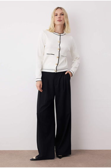 Ecru Premium Yarn/Special Yarn Button Accessory Knitwear Cardigan