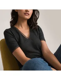 Linen V-Neck T-Shirt with Lace Details - 1