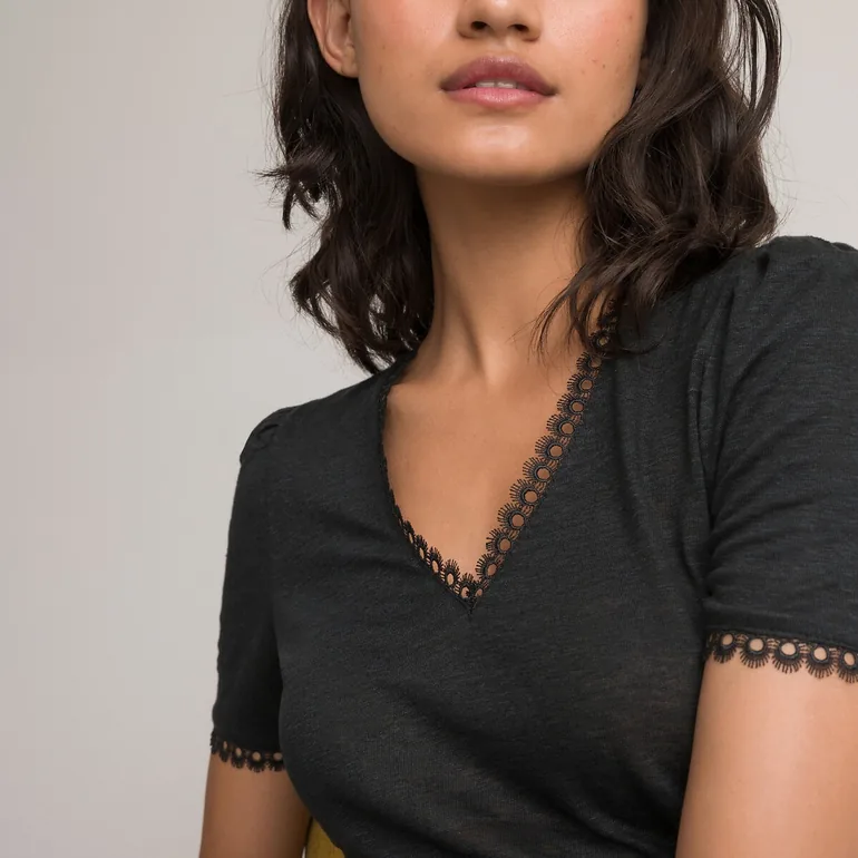 Linen V-Neck T-Shirt with Lace Details - 2