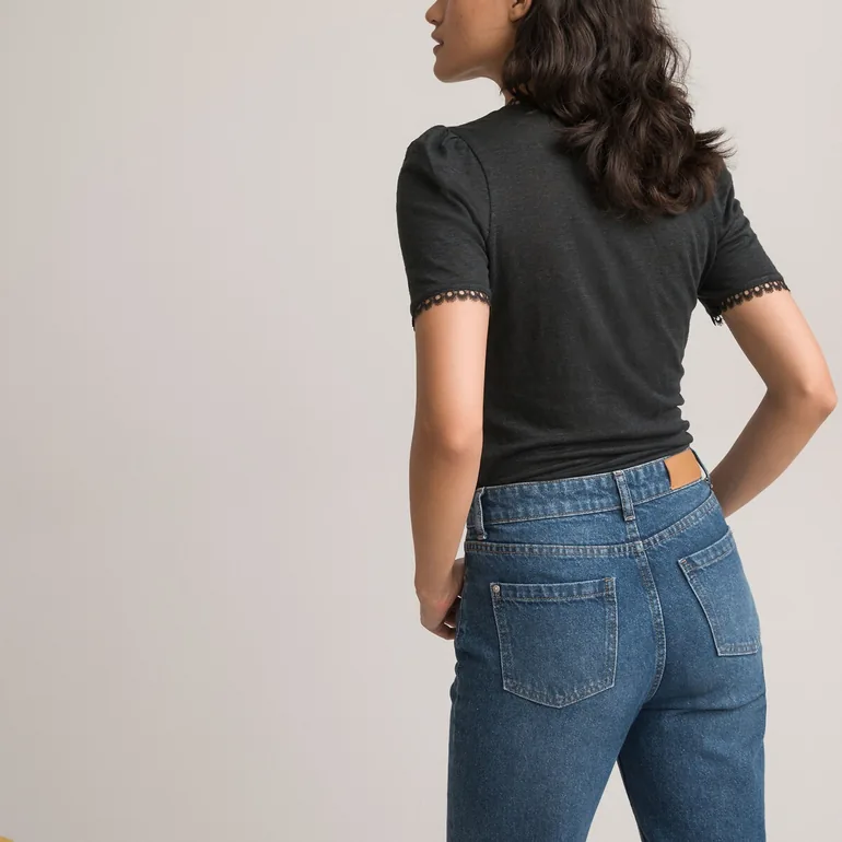Linen V-Neck T-Shirt with Lace Details - 3