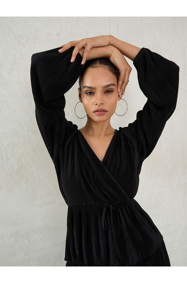 Black Balloon Sleeve Plisse Peplum Top