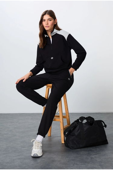 TOMMY Color-Blocked Fleece Tracksuit Set product thumbnail 2
