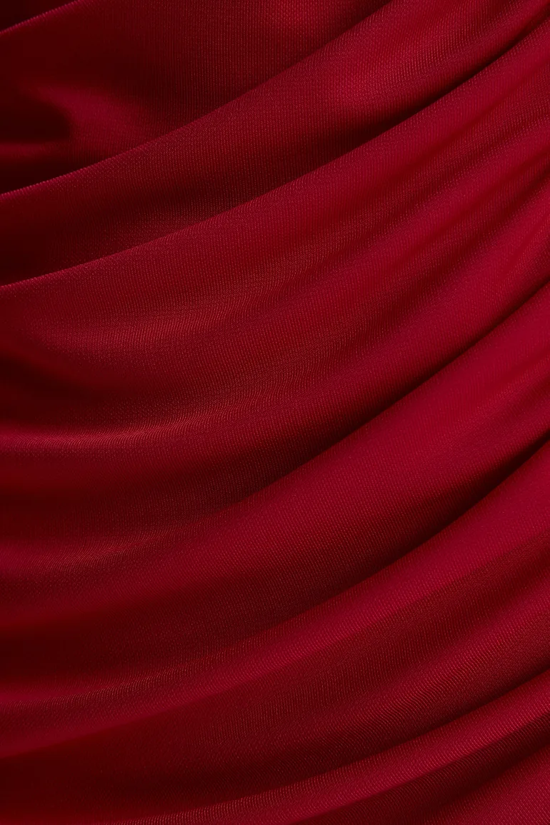 فستان ماكسي مزموم بياقة سكووب 