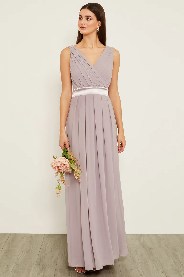 Shop TFNC Kily Grey Lavender Fog Maxi Dress Online in Oman Shop TFNC Kily Grey Lavender Fog Maxi Dress Online in Oman